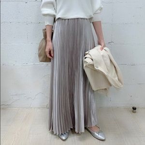 Fifth Gray Pleated Maxi Skirt